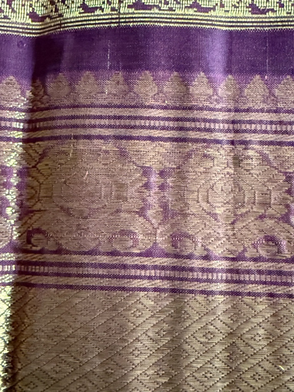 Women's Maroon Kanjivaram Silk Saree with blouse piece - Picture 8 of 13